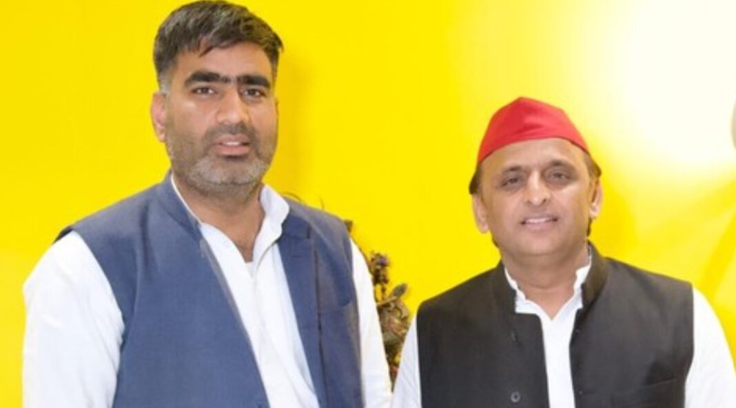 अखिलेश यादव ने बढ़ाया अतुल प्रधान का क़द, दादरी रैली से दी गुर्ज़र समाज को एकजुट करने की ज़िम्मेदारी अखिलेश यादव ने बढ़ाया अतुल प्रधान का क़द, दादरी रैली से दी गुर्ज़र समाज को एकजुट करने की ज़िम्मेदारी