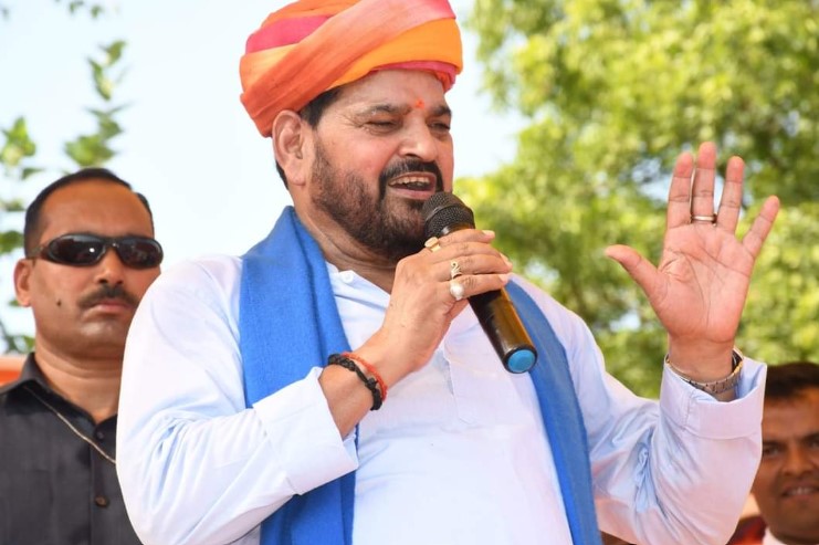 बृजभूषण शरण सिंह ने कहा: देश में दो खलनायक- मुसलमान और सवर्ण, सवर्णों का समर्थन कौन करेगा? बृजभूषण शरण सिंह ने कहा: देश में दो खलनायक- मुसलमान और सवर्ण, सवर्णों का समर्थन कौन करेगा?