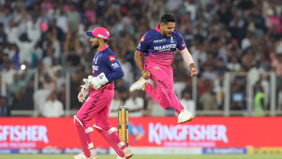 GT vs RR: आखिरी ओवर का ड्रामा- 6 गेंदों में 11 रन भी नहीं बना सकी गुजरात, राशिद खान आउट और राजस्थान ने मारी बाजी GT vs RR: आखिरी ओवर का ड्रामा- 6 गेंदों में 11 रन भी नहीं बना सकी गुजरात, राशिद खान आउट और राजस्थान ने मारी बाजी