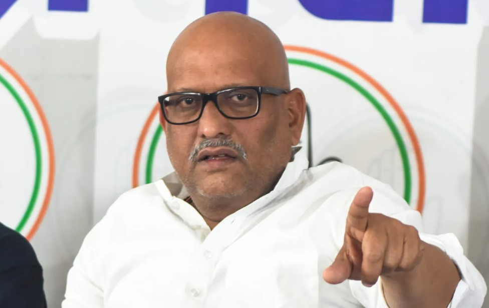 नोएडा मजदूर बवाल पर कांग्रेस का हमला- “आंसू गैस से नहीं भरता पेट, सरकार जवाब दे” नोएडा मजदूर बवाल पर कांग्रेस का हमला- “आंसू गैस से नहीं भरता पेट, सरकार जवाब दे”