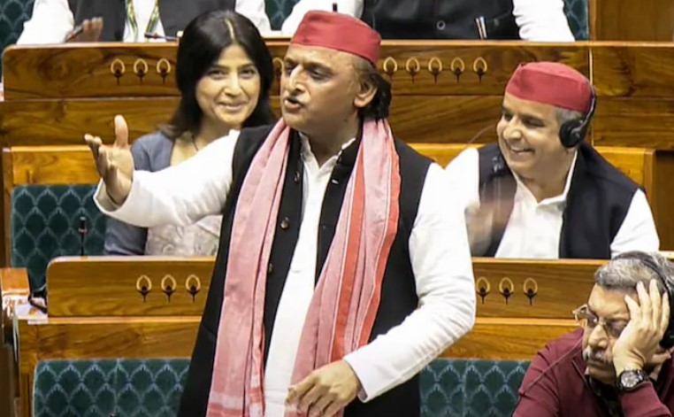 “नारी या सिर्फ नारा?” महिला आरक्षण बिल पर Akhilesh Yadav का हमला, OBC-मुस्लिम महिलाओं के लिए अलग कोटे की मांग “नारी या सिर्फ नारा?” महिला आरक्षण बिल पर Akhilesh Yadav का हमला, OBC-मुस्लिम महिलाओं के लिए अलग कोटे की मांग