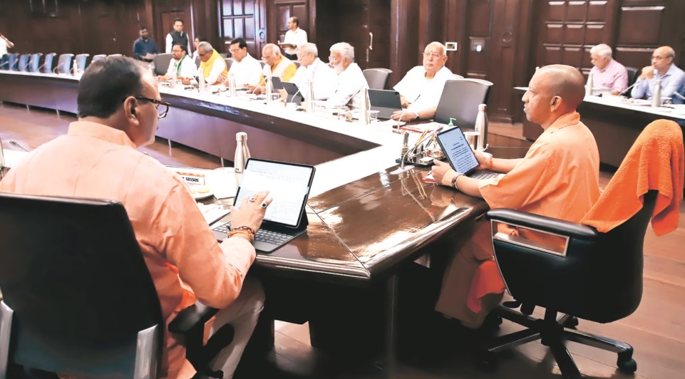 UP Cabinet Big Decision: शिक्षामित्रों का मानदेय 18 हजार, अनुदेशकों को 17 हजार- 22 प्रस्तावों पर मुहर UP Cabinet Big Decision: शिक्षामित्रों का मानदेय 18 हजार, अनुदेशकों को 17 हजार- 22 प्रस्तावों पर मुहर