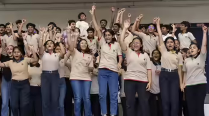 CBSE 10वीं रिजल्ट 2026: सरकारी स्कूलों का जलवा बरकरार, KV-नवोदय ने 99%+ रिजल्ट से मारी बाज़ी CBSE 10वीं रिजल्ट 2026: सरकारी स्कूलों का जलवा बरकरार, KV-नवोदय ने 99%+ रिजल्ट से मारी बाज़ी