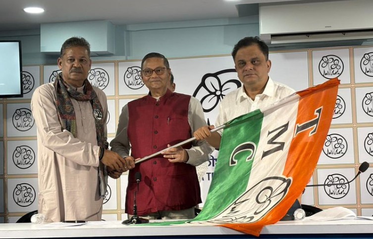 नेताजी के प्रपौत्र चंद्र कुमार बोस का बड़ा फैसला: BJP से इस्तीफा, TMC में हुए शामिल नेताजी के प्रपौत्र चंद्र कुमार बोस का बड़ा फैसला: BJP से इस्तीफा, TMC में हुए शामिल