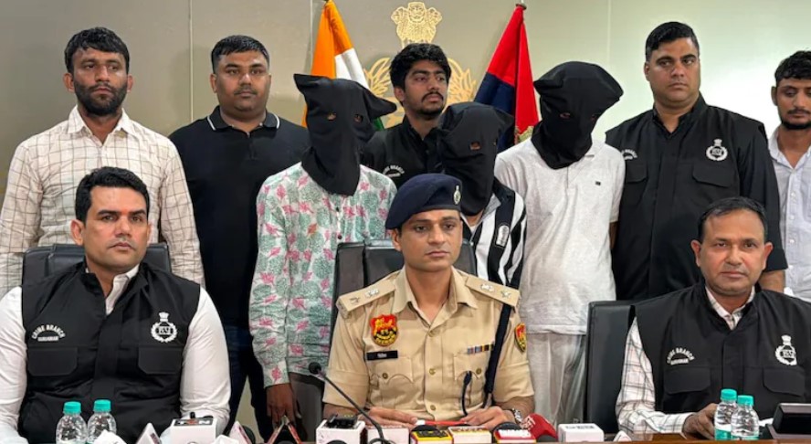 सस्ते सोने का लालच, करोड़ों की ठगी: हाईवे से लेकर बड़े शहरों तक फैला शातिर नेटवर्क बेनकाब सस्ते सोने का लालच, करोड़ों की ठगी: हाईवे से लेकर बड़े शहरों तक फैला शातिर नेटवर्क बेनकाब