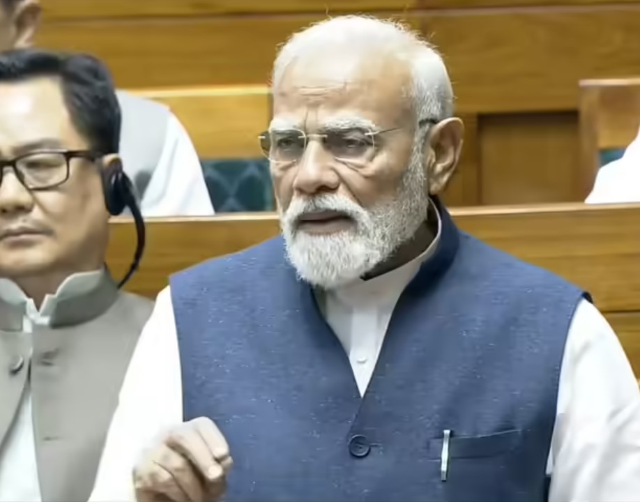 “राजनीति नहीं, अधिकार का सवाल” महिला आरक्षण पर PM मोदी का सीधा संदेश, परिसीमन को लेकर भी दी बड़ी गारंटी “राजनीति नहीं, अधिकार का सवाल” महिला आरक्षण पर PM मोदी का सीधा संदेश, परिसीमन को लेकर भी दी बड़ी गारंटी