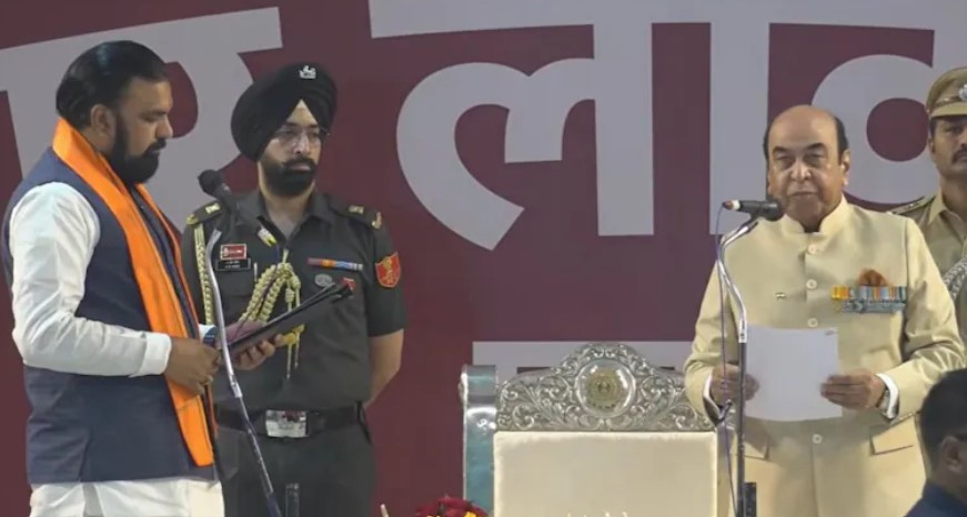 बिहार में ‘सम्राट युग’ की शुरुआत: सम्राट चौधरी ने ली CM पद की शपथ, विजय-विजेंद्र बने डिप्टी सीएम बिहार में ‘सम्राट युग’ की शुरुआत: सम्राट चौधरी ने ली CM पद की शपथ, विजय-विजेंद्र बने डिप्टी सीएम