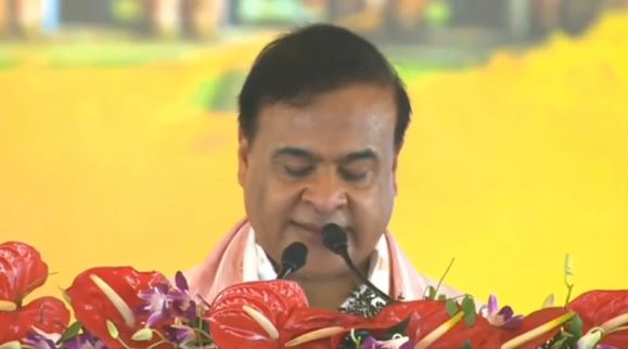 असम में फिर ‘सरमा युग’ की शुरुआत: हिमंत बिस्वा सरमा ने दोबारा ली CM पद की शपथ, 4 विधायकों को मिला मंत्री पद असम में फिर ‘सरमा युग’ की शुरुआत: हिमंत बिस्वा सरमा ने दोबारा ली CM पद की शपथ, 4 विधायकों को मिला मंत्री पद