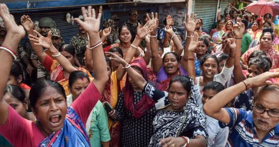 बंगाल में 15 बूथों पर फिर मतदान: दोपहर 3 बजे तक 72% से ज्यादा वोटिंग, छिटपुट विवाद भी सामने आए बंगाल में 15 बूथों पर फिर मतदान: दोपहर 3 बजे तक 72% से ज्यादा वोटिंग, छिटपुट विवाद भी सामने आए