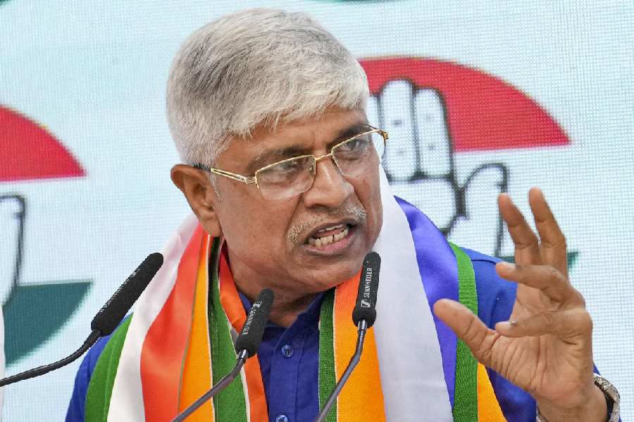 यूपी में सपा-कांग्रेस गठबंधन से पहले सीटों पर सियासत तेज, कांग्रेस बोली- जूनियर पार्टनर नहीं, बराबरी की हिस्सेदारी चाहिए यूपी में सपा-कांग्रेस गठबंधन से पहले सीटों पर सियासत तेज, कांग्रेस बोली- जूनियर पार्टनर नहीं, बराबरी की हिस्सेदारी चाहिए