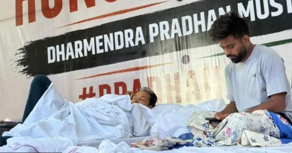 अभिजीत दीपके का दावा- सोनम वांगचुक की बिगड़ रही सेहत, बोले- ‘पीएम मोदी के लिए वर्ल्ड टूर ज्यादा जरूरी’ अभिजीत दीपके का दावा- सोनम वांगचुक की बिगड़ रही सेहत, बोले- ‘पीएम मोदी के लिए वर्ल्ड टूर ज्यादा जरूरी’