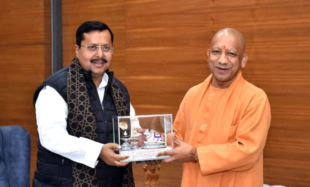 2027 में योगी ही भाजपा का चेहरा, राष्ट्रीय अध्यक्ष नितिन नवीन ने किया साफ; नेताओं को बयानबाजी से बचने की नसीहत 2027 में योगी ही भाजपा का चेहरा, राष्ट्रीय अध्यक्ष नितिन नवीन ने किया साफ; नेताओं को बयानबाजी से बचने की नसीहत