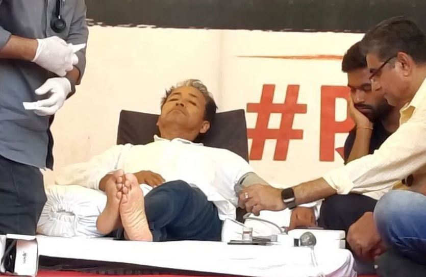 Sonam Wangchuk Health Update: अनशन के 21वें दिन पुलिस ने अस्पताल पहुंचाया, CJP संस्थापक अभिजीत दीपके ने शुरू की नई भूख हड़ताल Sonam Wangchuk Health Update: अनशन के 21वें दिन पुलिस ने अस्पताल पहुंचाया, CJP संस्थापक अभिजीत दीपके ने शुरू की नई भूख हड़ताल