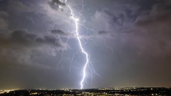 Lucknow Weather Update: राजधानी में छाए बादल, आज से तेज हो सकता है मानसून; 22 जुलाई तक बारिश की संभावना Lucknow Weather Update: राजधानी में छाए बादल, आज से तेज हो सकता है मानसून; 22 जुलाई तक बारिश की संभावना