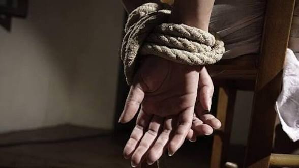 Self Kidnapping for Goa Party: पार्टी के लिए युवक ने रची अपने ही अपहरण की साजिश, परिवार से मांगे 10 लाख; 35 मिनट में खुला राज Self Kidnapping for Goa Party: पार्टी के लिए युवक ने रची अपने ही अपहरण की साजिश, परिवार से मांगे 10 लाख; 35 मिनट में खुला राज